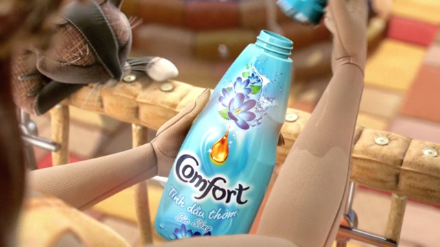 Video Reference: Product, Plastic bottle, Drink, Bottle, Hand, Drinkware, Plant milk, Tableware, Food