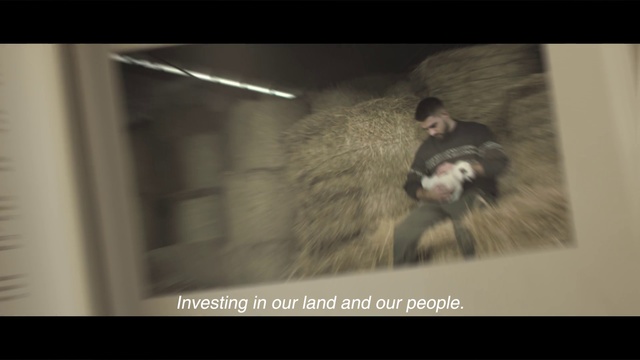 Video Reference: Photo caption, Snout, Fur, Organism, Adaptation, Photography, Wildlife