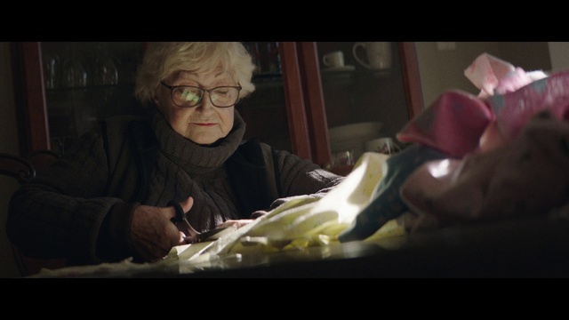 Video Reference: Lady, Human, Arm, Mouth, Hand, Human body, Leg, Sitting, Photography, Smile