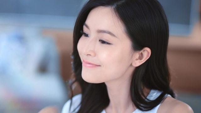 Video Reference: Hair, Face, Skin, Chin, Eyebrow, Hairstyle, Cheek, Beauty, Black hair, Lip