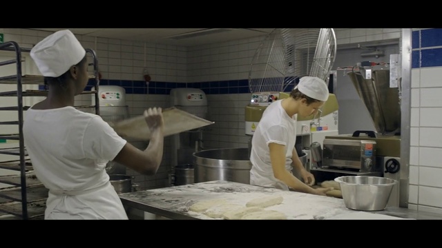 Video Reference: Cook, Chef, Cooking, Food processing, Pastry chef, Baking, Chief cook, Baker, Kitchen, Food