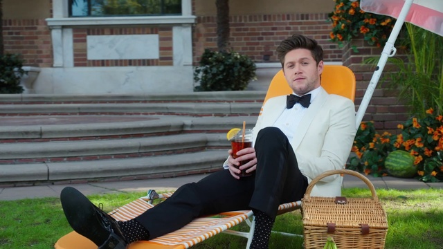 Video Reference: Sitting, Leisure, Leg, Outdoor furniture, Lawn