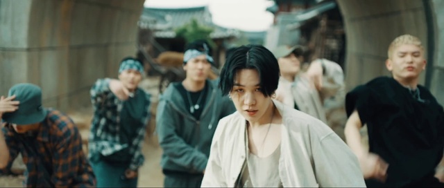 Video Reference: Snapshot, Photography, Temple, Scene, Smile