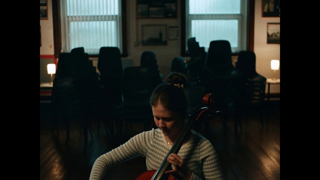 Video Reference: Guitar, Musician, Acoustic guitar, Sitting, Photography, Plucked string instruments, Audio equipment, Music, Musical instrument, Conversation