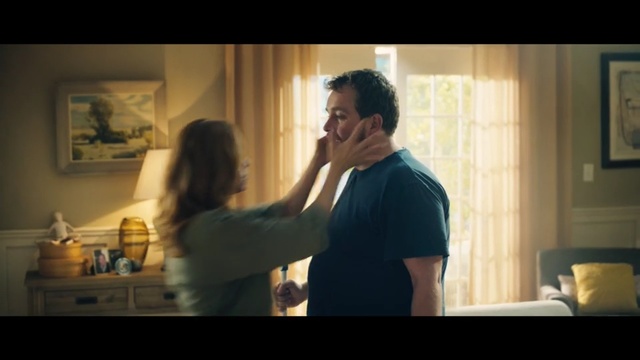 Video Reference: Photograph, Shoulder, Snapshot, Scene, Romance, Conversation, Fun, Photography, Muscle, Screenshot, Person