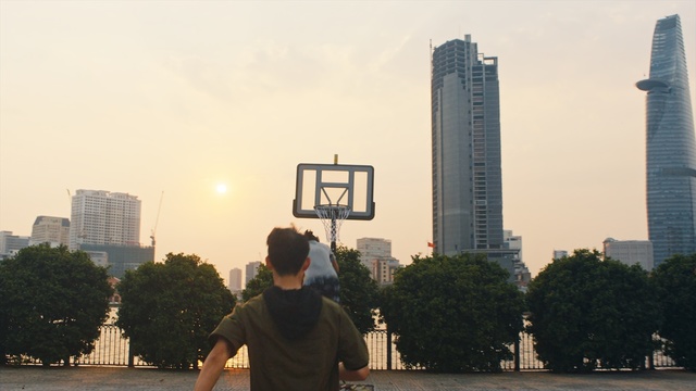 Video Reference: Photograph, Urban area, Sky, Metropolitan area, City, Atmospheric phenomenon, Skyscraper, Daytime, Snapshot, Human settlement