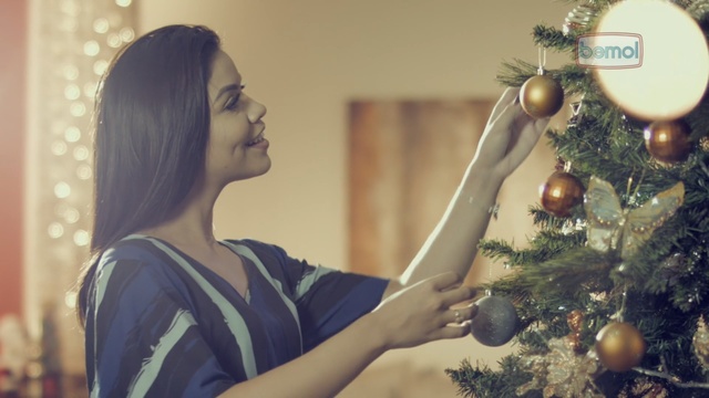 Video Reference: girl, photography, tree, fun, sunlight, happiness, smile, Person