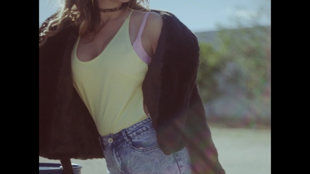 Video Reference: human hair color, shoulder, neck, girl, blond, muscle, arm, abdomen, joint, trunk, Person