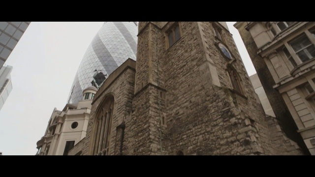 Video Reference: Architecture, Building, Landmark, Place of worship, Medieval architecture, Arch, Cathedral, Facade, Historic site, Snapshot