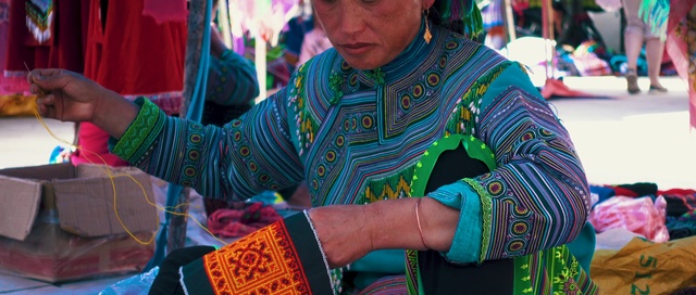 Video Reference: Textile, Tradition, Selling, Market, Art