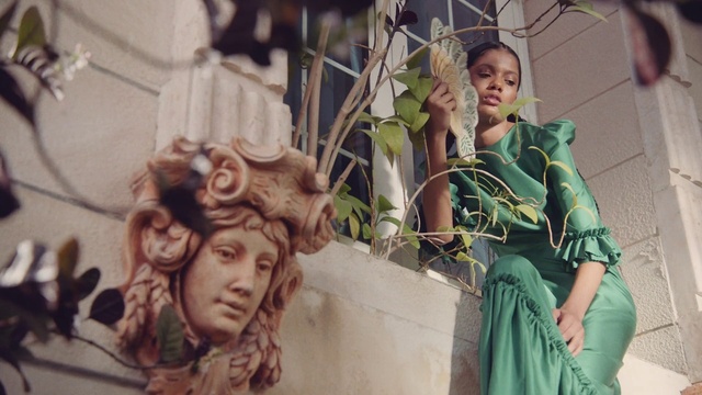 Video Reference: Forehead, Fashion, Vintage clothing, Art, Smile