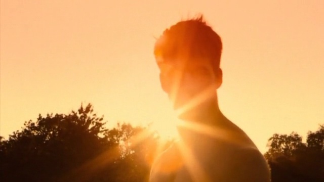 Video Reference: sky, sun, sunrise, sunlight, morning, backlighting, heat, evening, happiness, dawn