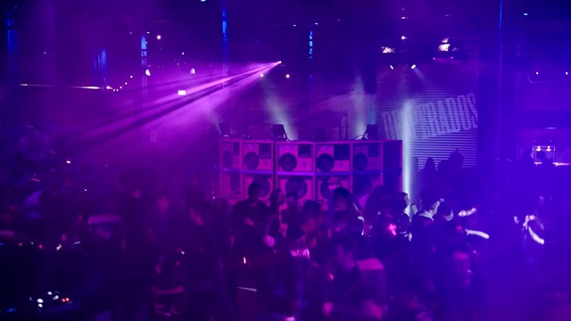 Video Reference: Performance, Entertainment, Violet, Purple, Rock concert, Performing arts, Magenta, Event, Light, Concert
