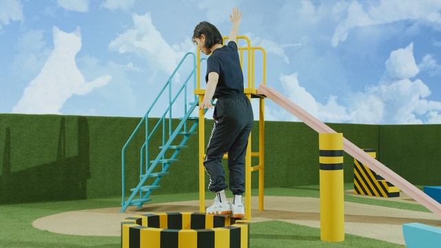 Video Reference: Public space, Outdoor play equipment, Playground, Human settlement, Swing, Sky, Leisure, Play, Fun, Grass