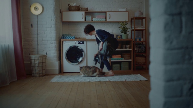 Video Reference: Floor, Room, Flooring, Hardwood, Wood, Sporting Group, Wood flooring, Tile