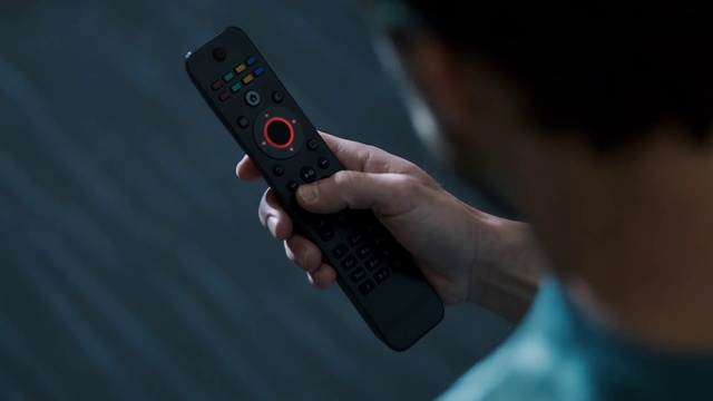 Video Reference: Gadget, Hand, Technology, Electronic device, Finger, Nail