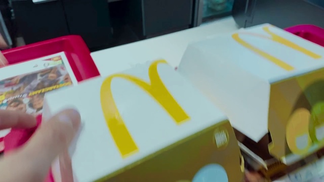 Video Reference: Yellow, Material property