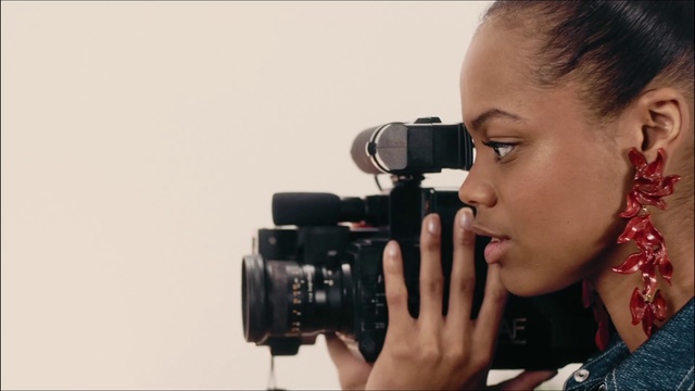 Video Reference: Camera accessory, Cameras & optics, Camera, Photographer, Digital camera, Camera operator, Mirrorless interchangeable-lens camera, Reflex camera, Single-lens reflex camera, Photography, Person