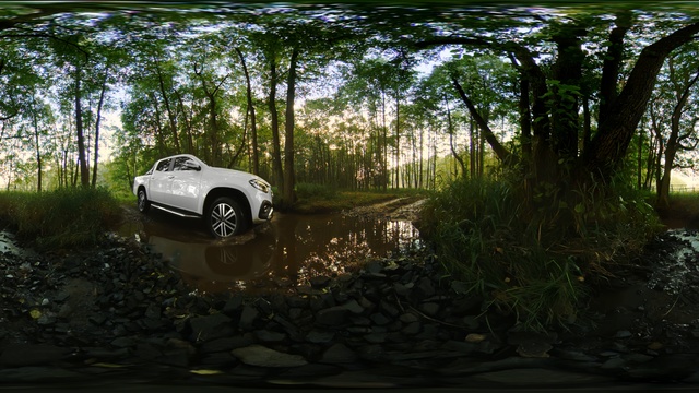 Video Reference: Land vehicle, Vehicle, Car, Natural environment, Off-roading, Automotive design, Tree, Leaf, Compact sport utility vehicle, Plant