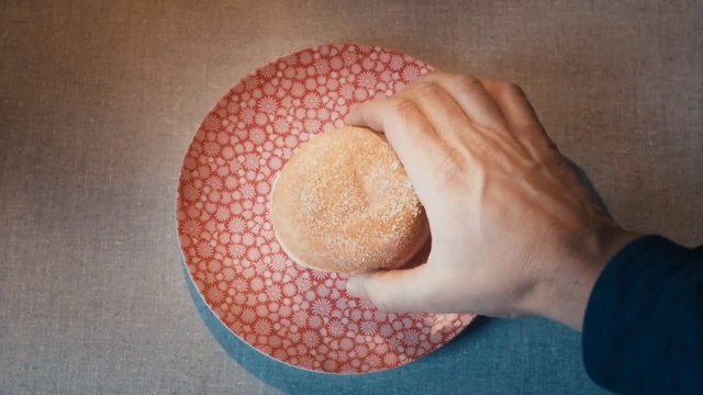 Video Reference: finger, hand, nail, baking