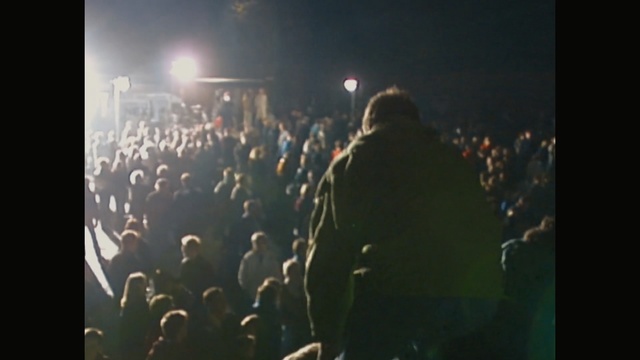 Video Reference: Crowd, Rock concert, Performance, People, Black, Entertainment, Light, Concert, Audience, Darkness
