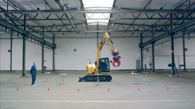 Video Reference: Vehicle, Hangar, Crane, Building, Floor, Concrete