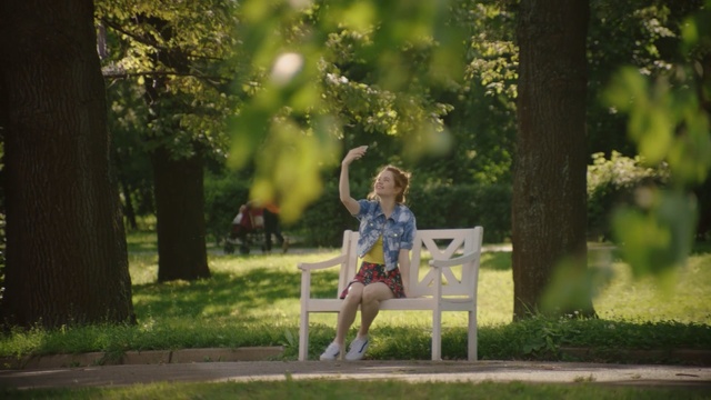 Video Reference: People in nature, Nature, Photograph, Green, Grass, Tree, Lawn, Public space, Sunlight, Spring