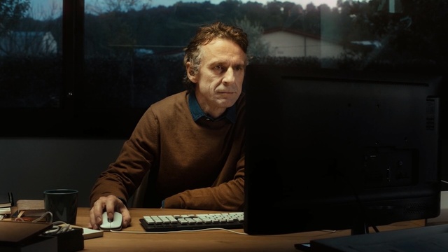 Video Reference: electronic device, technology, darkness, audio, Person