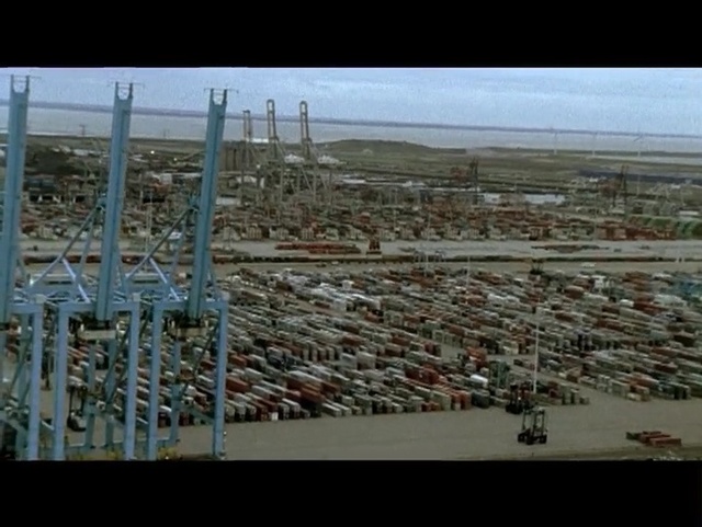 Video Reference: urban area, structure, mode of transport, construction, residential area, scaffolding, metropolis, industry, sky