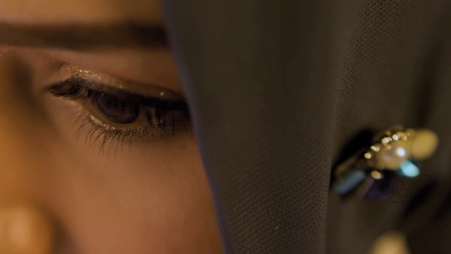 Video Reference: eyebrow, close up, eyelash, macro photography, eye, nail, lip, girl