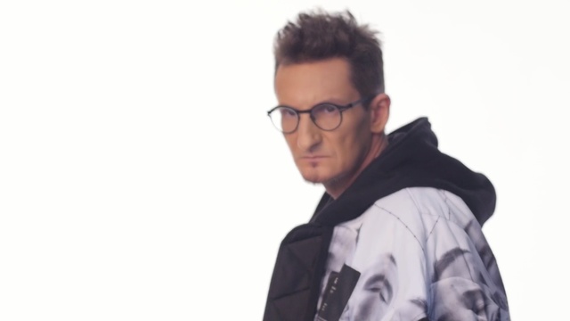 Video Reference: Eyewear, Glasses, Forehead, Shoulder, Cool, Arm, Neck, Vision care, Black hair, Outerwear, Person