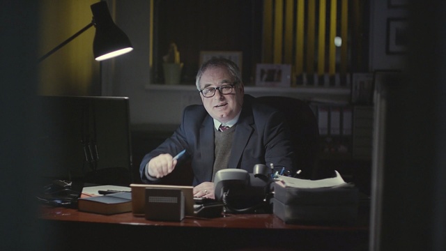 Video Reference: White-collar worker, Speech, Conversation, Employment, Person