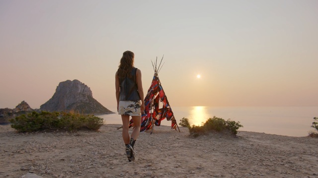 Video Reference: Flag, Fun, Tourism, Landscape, Beach, Travel, Person