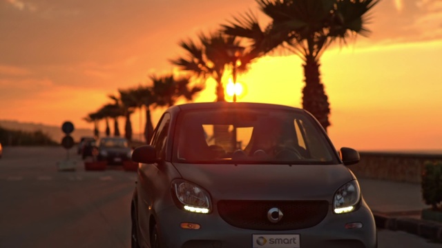 Video Reference: Land vehicle, Vehicle, Car, Mode of transport, Hatchback, City car, Mid-size car, Automotive design, Personal luxury car, Compact car