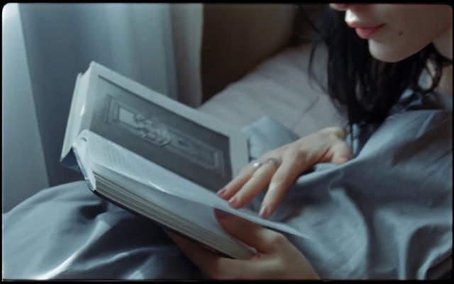 Video Reference: Hand, Reading, Technology, Electronic device, Sitting