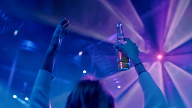 Video Reference: Performance, Entertainment, Blue, Stage, Performing arts, Concert, Light, Music, Music artist, Event