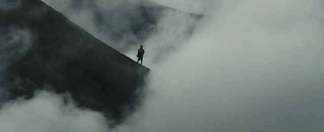 Video Reference: Atmospheric phenomenon, Sky, Fog, Mist, Geological phenomenon, Cloud, Atmosphere, Mountain, Recreation, Photography