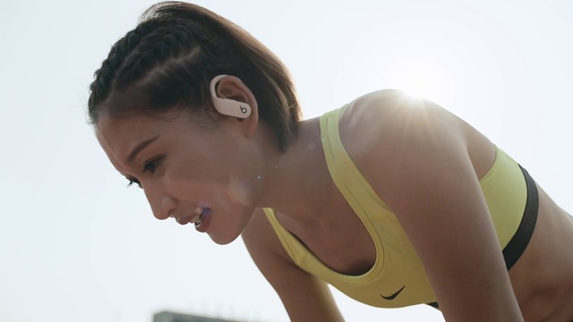 Video Reference: Hair, Shoulder, Active tank, Neck, Ear, Temple, Sky, Flash photography, Happy, Elbow