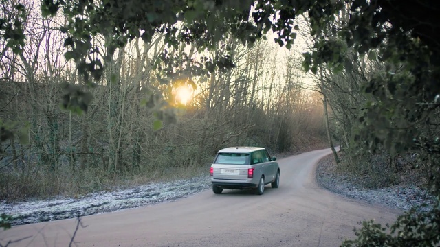 Video Reference: Land vehicle, Vehicle, Car, Mode of transport, Tree, Road, Mid-size car, Crossover suv, Minivan, Lane