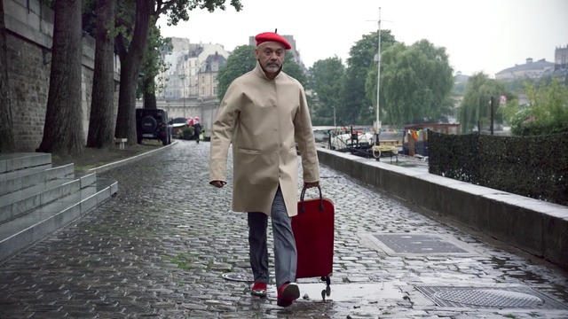 Video Reference: Street fashion, Fashion, Coat, Outerwear, Headgear, Rain, Trench coat, Walking, Photography, Fur, Person