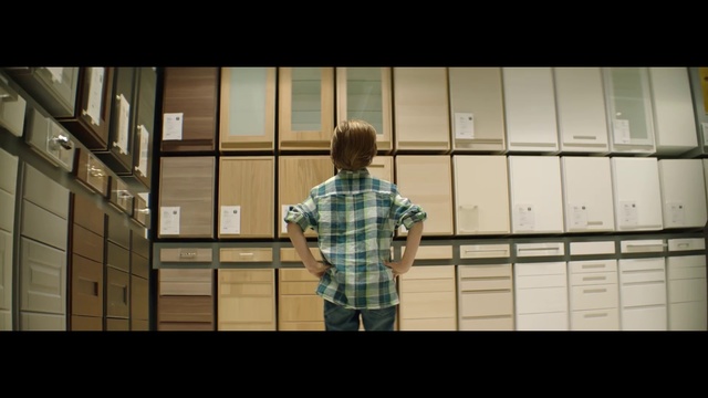 Video Reference: Photograph, Standing, Plaid, Snapshot, Symmetry, Design, Daylighting, Pattern, Architecture, Line