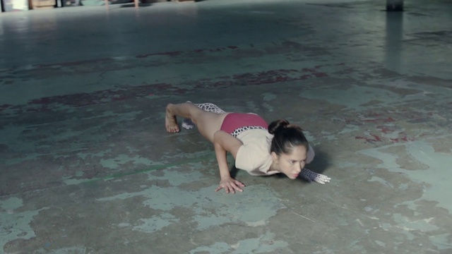 Video Reference: Leg, Fun, Leisure, Vacation, Floor