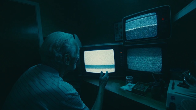Video Reference: Room, Organism, Technology, Screen, Photography, Electronics, Display device, Electronic device