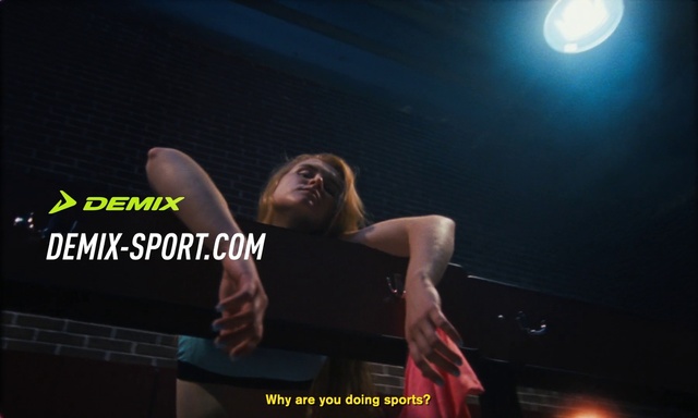 Video Reference: Performance, Entertainment, Music artist, Performing arts, Song, Music, Musician, Public event, Singing, Concert