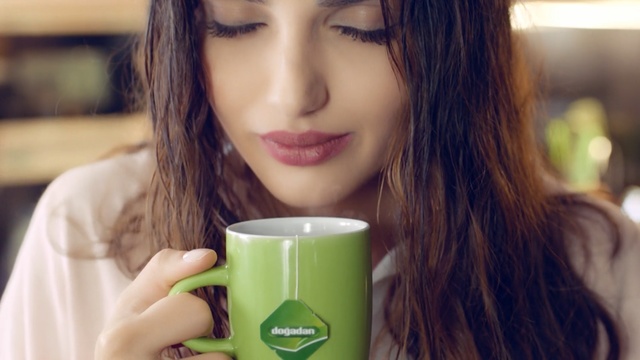 Video Reference: Hair, Green, Lip, Beauty, Drink, Drinking, Cup, Juice, Cup, Black hair, Person
