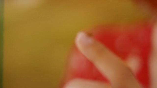 Video Reference: Finger, Hand, Skin, Red, Nail, Close-up, Macro photography, Lip, Mouth, Thumb