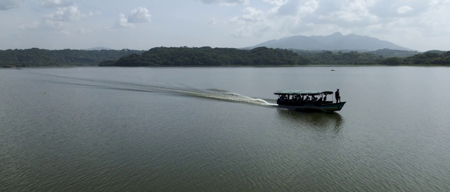 Video Reference: Water transportation, Boat, Water resources, Vehicle, River, Lake, Waterway, Water, Calm, Reservoir