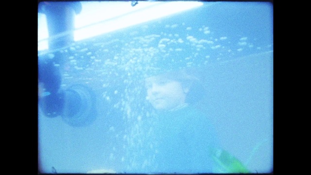 Video Reference: Screen, Blue, Aqua, Display device, Sky, Technology, Electronic device, Netbook, Media, Electric blue