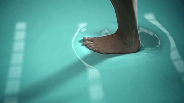 Video Reference: Blue, Green, Aqua, Water, Turquoise, Joint, Leg, Ankle, Human leg, Foot