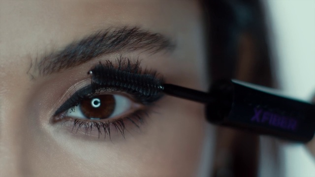Video Reference: Eyebrow, Eyelash, Eye, Cosmetics, Mascara, Organ, Beauty, Eye shadow, Eye liner, Eyelash extensions